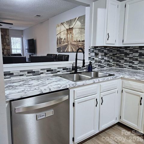 8291 Golf Ridge Drive, Charlotte, NC 28277