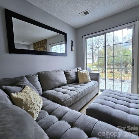8291 Golf Ridge Drive, Charlotte, NC 28277
