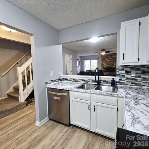 8291 Golf Ridge Drive, Charlotte, NC 28277