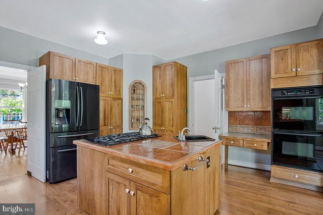 4212 LONGFELLOW ST, Hyattsville, MD 20781