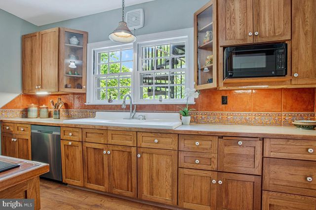 4212 LONGFELLOW ST, Hyattsville, MD 20781