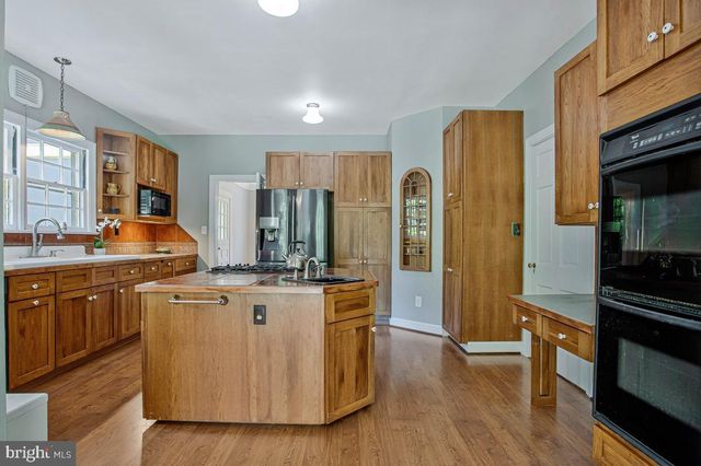 4212 LONGFELLOW ST, Hyattsville, MD 20781
