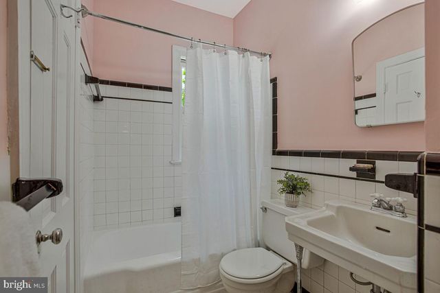 4212 LONGFELLOW ST, Hyattsville, MD 20781