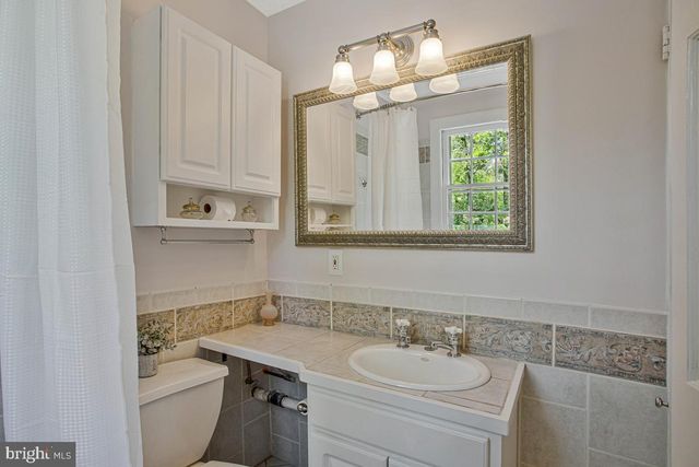4212 LONGFELLOW ST, Hyattsville, MD 20781
