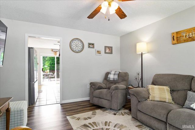 9125 Ford Lane, Mount Vernon, IN 47620