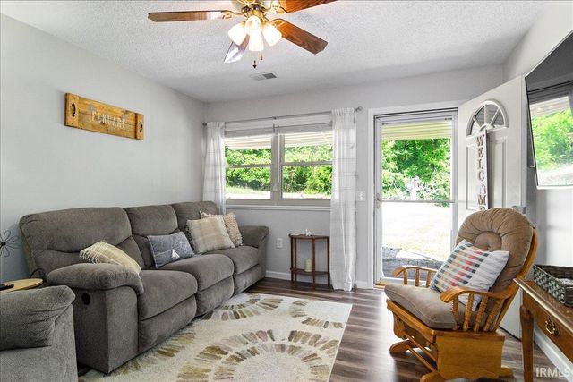 9125 Ford Lane, Mount Vernon, IN 47620