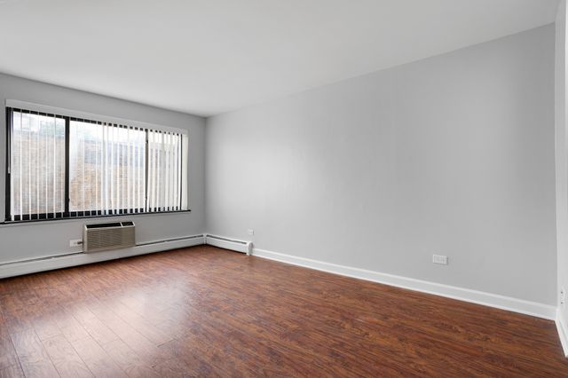 6758 N Sheridan Avenue 247, Chicago, IL 60626