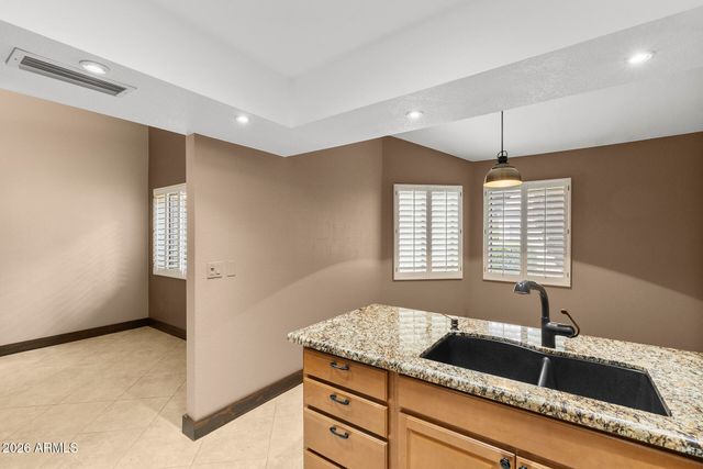 735 E GARDENIA Drive, Phoenix, AZ 85020