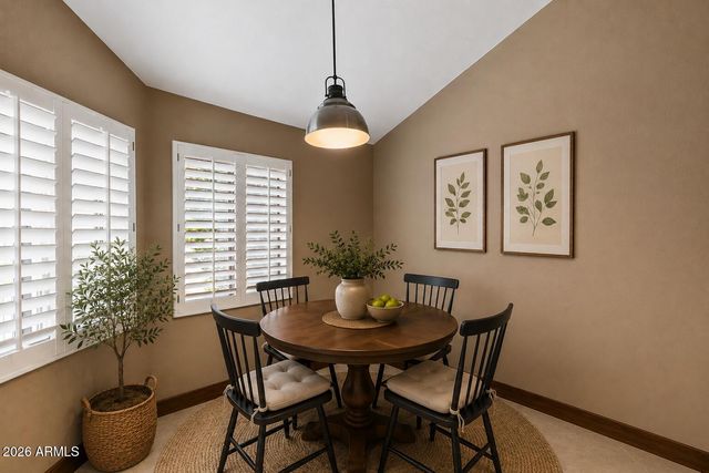 735 E GARDENIA Drive, Phoenix, AZ 85020
