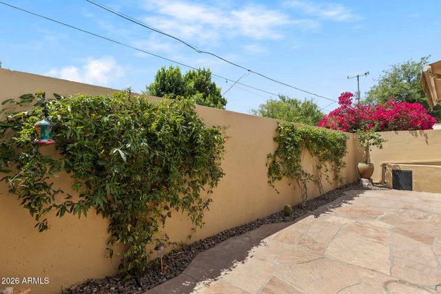 735 E GARDENIA Drive, Phoenix, AZ 85020