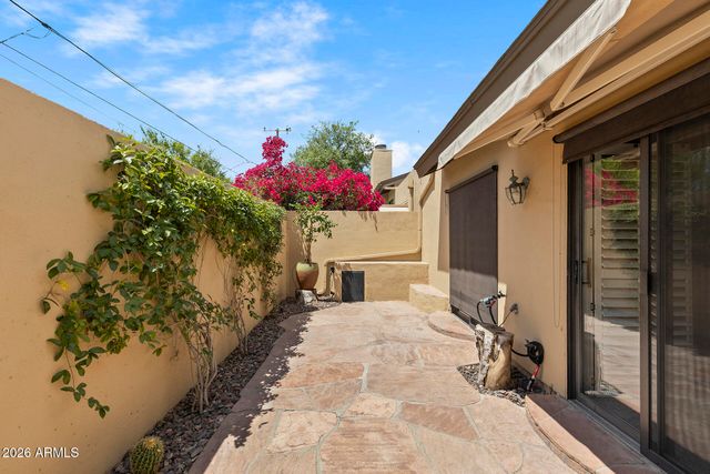 735 E GARDENIA Drive, Phoenix, AZ 85020