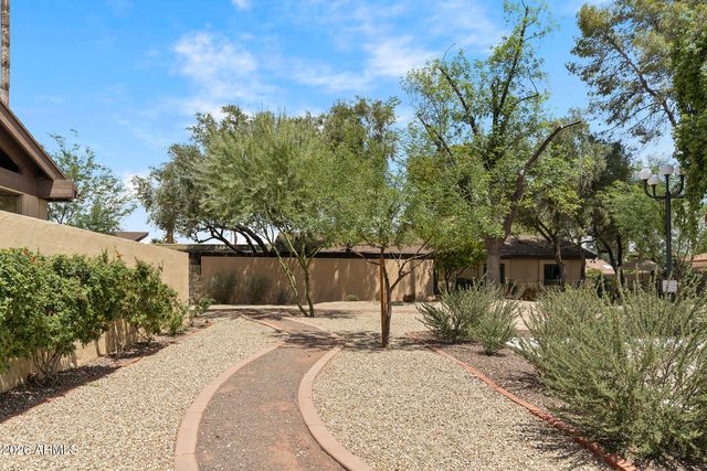 735 E GARDENIA Drive, Phoenix, AZ 85020