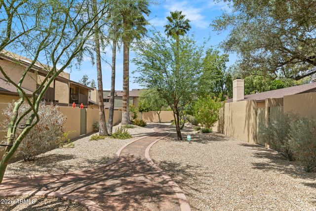 735 E GARDENIA Drive, Phoenix, AZ 85020