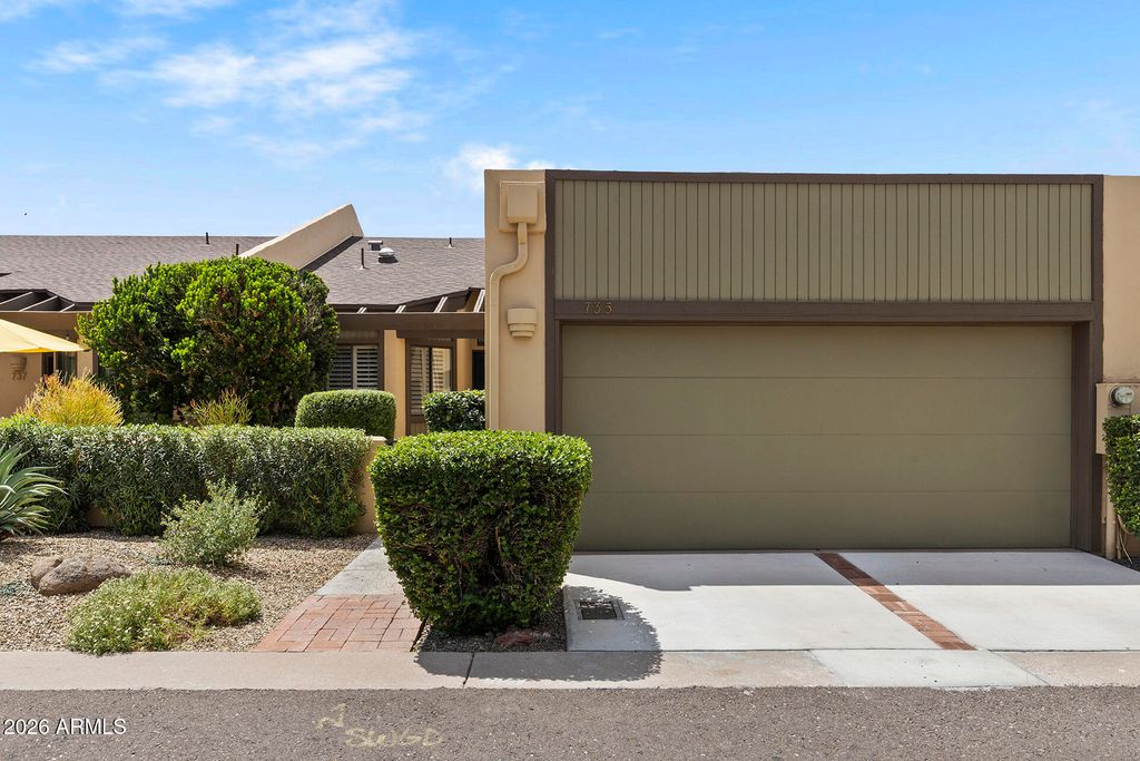735 E GARDENIA Drive, Phoenix, AZ 85020 — photo 2