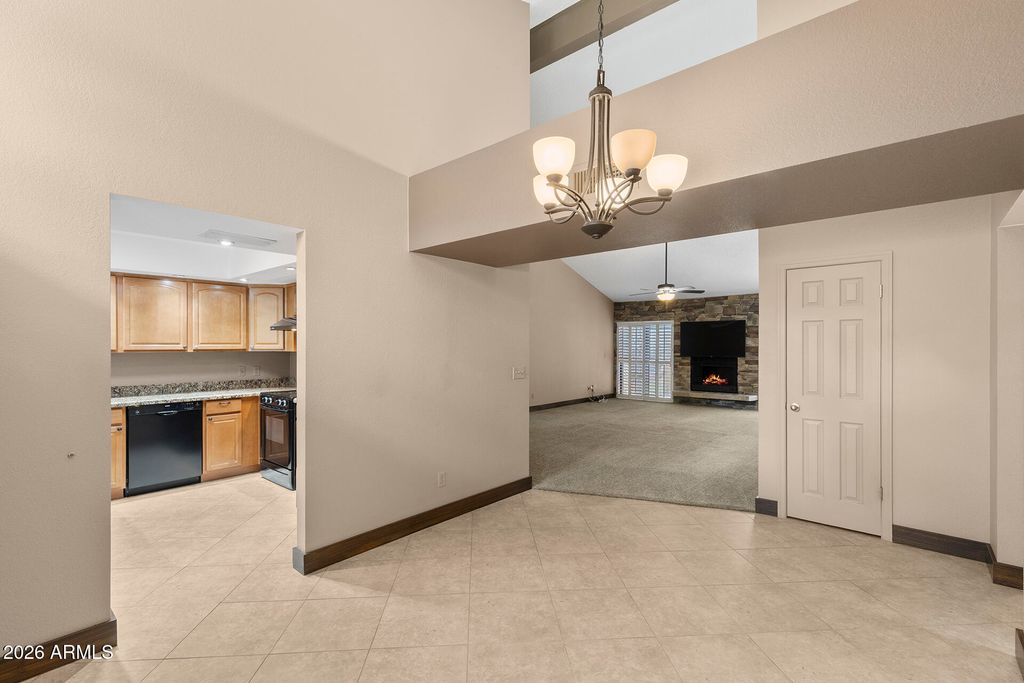735 E GARDENIA Drive, Phoenix, AZ 85020 — photo 5