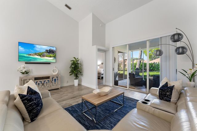 1903 Rosewood Way, Palm Beach Gardens, FL 33418