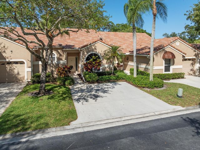 1903 Rosewood Way, Palm Beach Gardens, FL 33418