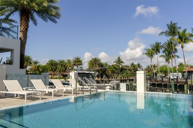 244 Shore Ct, Lauderdale By The Sea, FL 33308