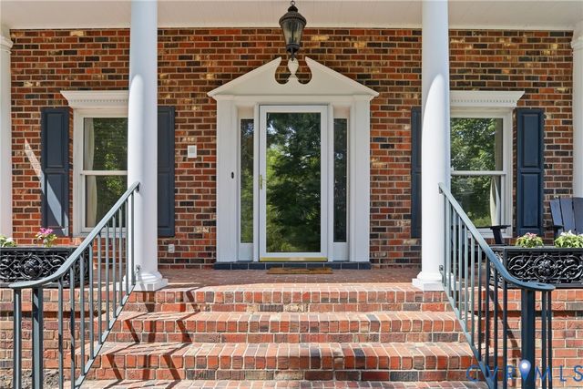 13300 W Patrick Henry Rd, Doswell, VA 23047