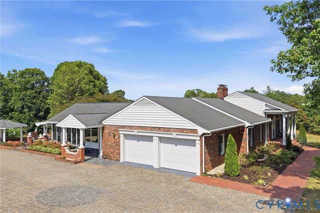 13300 W Patrick Henry Rd, Doswell, VA 23047
