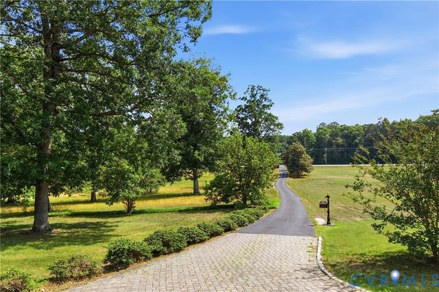 13300 W Patrick Henry Rd, Doswell, VA 23047