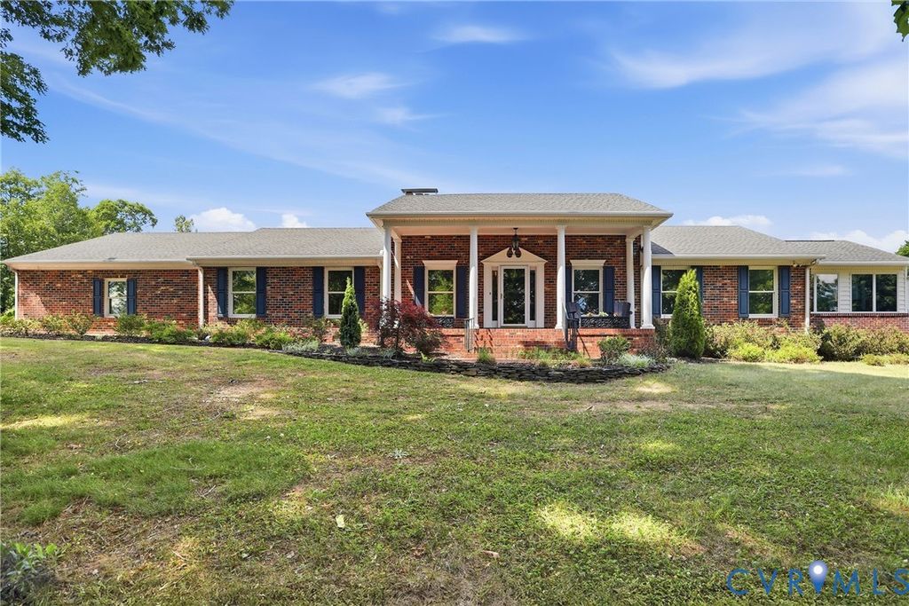 13300 W Patrick Henry Rd, Doswell, VA 23047