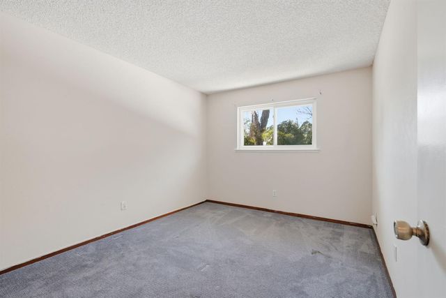 3923 Oak Villa Cir, Carmichael, CA 95608