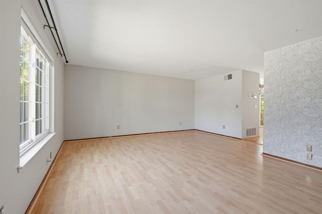 3923 Oak Villa Cir, Carmichael, CA 95608