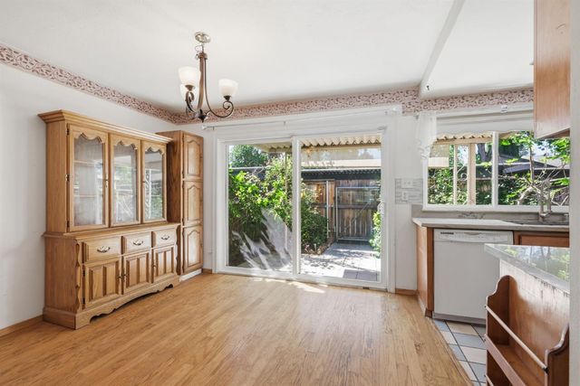 3923 Oak Villa Cir, Carmichael, CA 95608