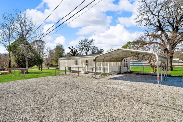 109 Halsell Street, Bridgeport, TX 76426