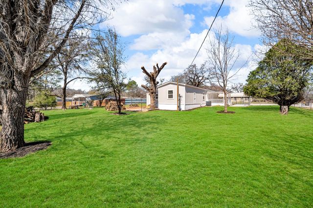 109 Halsell Street, Bridgeport, TX 76426
