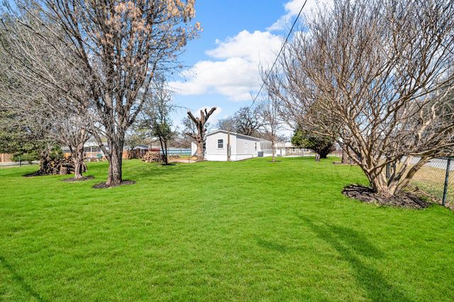 109 Halsell Street, Bridgeport, TX 76426
