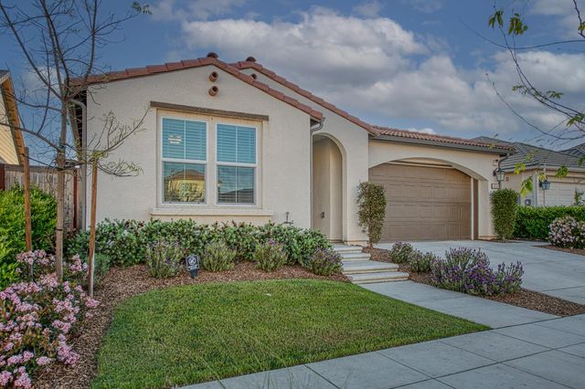 4534 Hillside Road, Madera, CA 93636