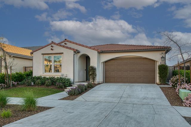 4534 Hillside Road, Madera, CA 93636