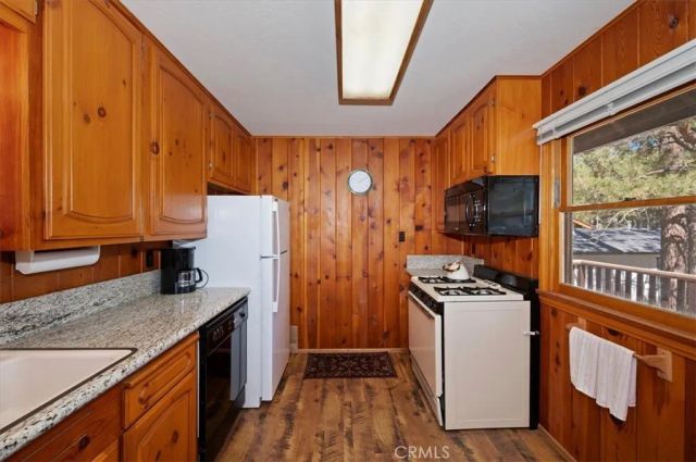 1012 E Country Club, Big Bear City, CA 92314