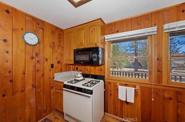 1012 E Country Club, Big Bear City, CA 92314