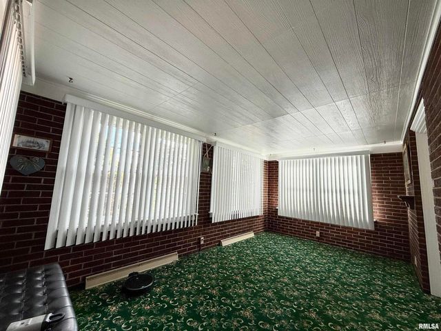 2340 7TH Street, East Moline, IL 61244