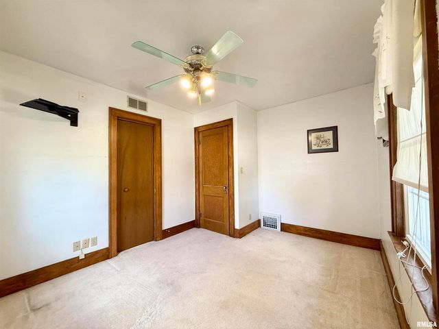 2340 7TH Street, East Moline, IL 61244