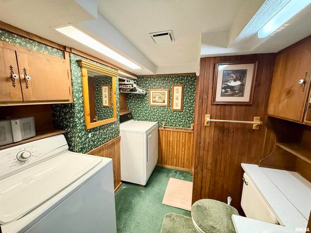 2340 7TH Street, East Moline, IL 61244