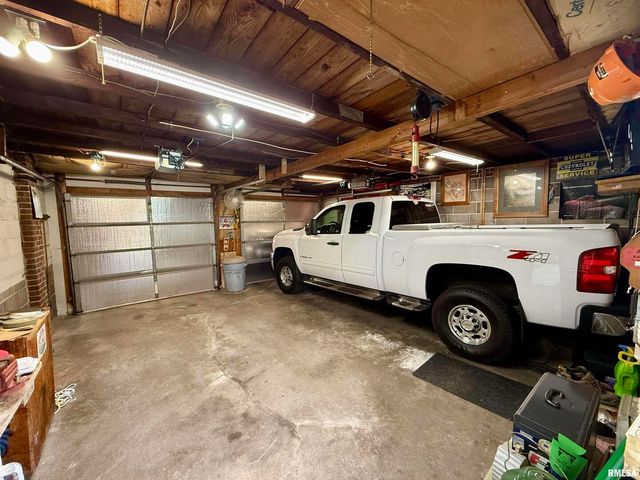 2340 7TH Street, East Moline, IL 61244