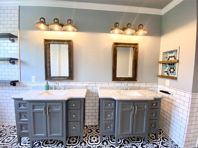 1430 Pecos Street, Dallas, TX 75204