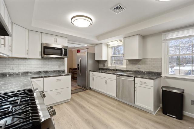 3960 N Woodbine Drive, Marion, IN 46952