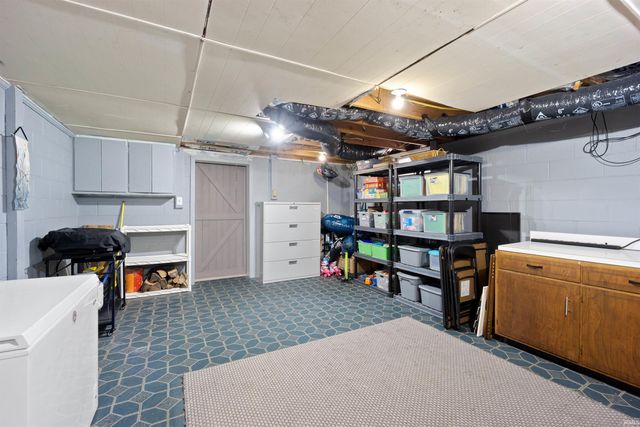 3960 N Woodbine Drive, Marion, IN 46952