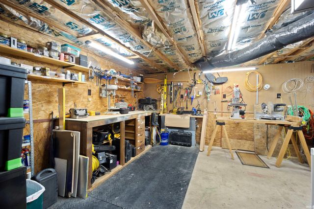 3960 N Woodbine Drive, Marion, IN 46952