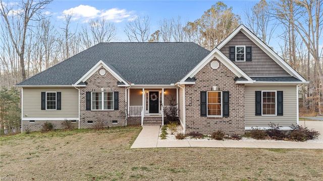 758 Mariners Woods DR, Hartfield, VA 23071