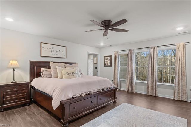 758 Mariners Woods DR, Hartfield, VA 23071