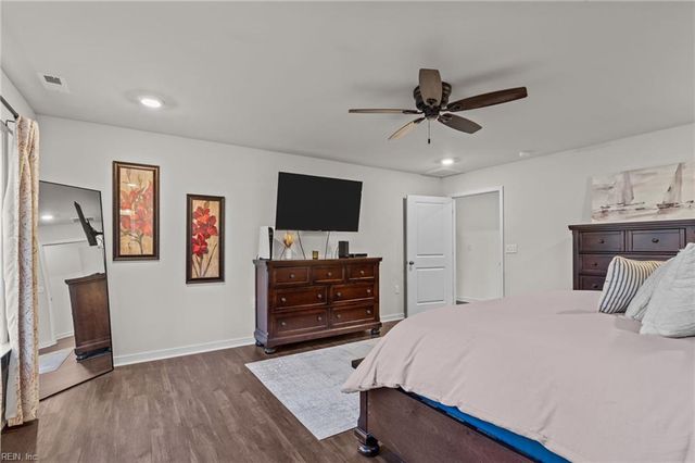 758 Mariners Woods DR, Hartfield, VA 23071