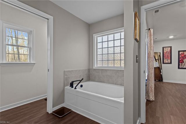 758 Mariners Woods DR, Hartfield, VA 23071