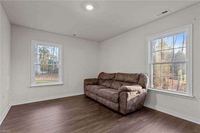 758 Mariners Woods DR, Hartfield, VA 23071