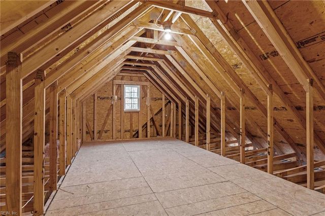 758 Mariners Woods DR, Hartfield, VA 23071